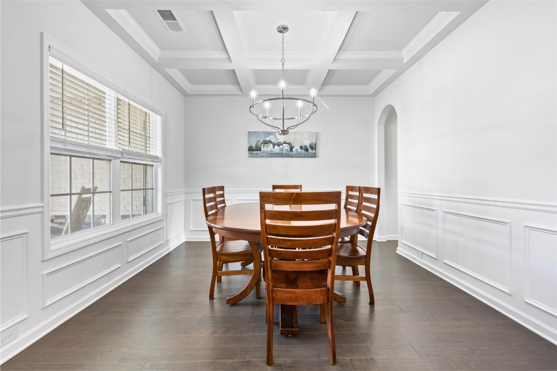 863 W RICHLAND CIRCLE