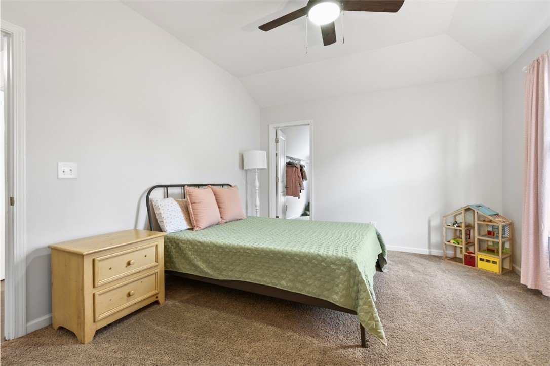 863 W RICHLAND CIRCLE