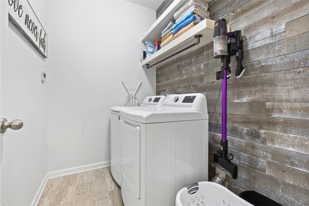 863 W RICHLAND CIRCLE