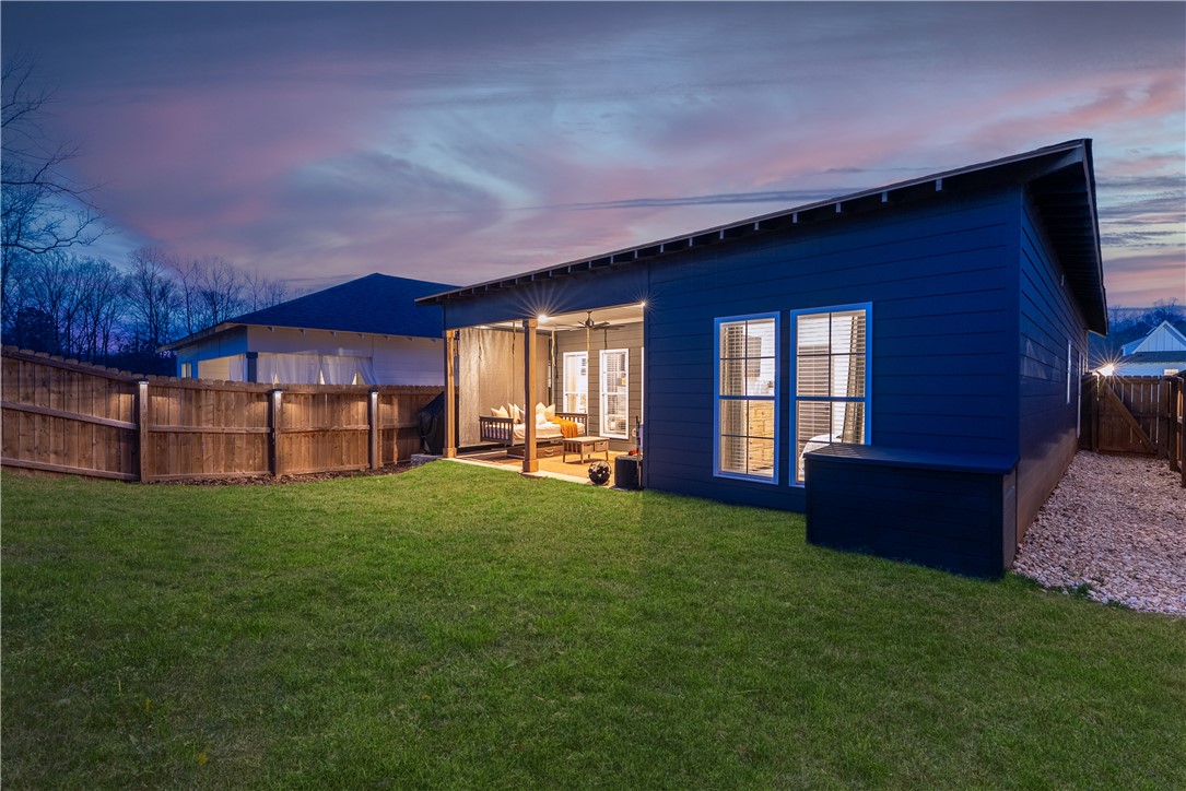 1210 WOODLAND CIRCLE