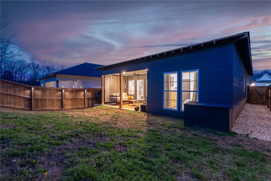 1210 WOODLAND CIRCLE