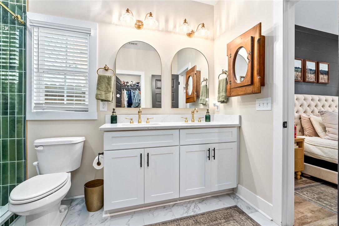 1210 WOODLAND CIRCLE