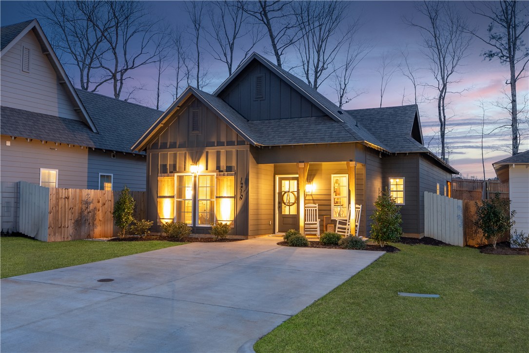 1210 WOODLAND CIRCLE