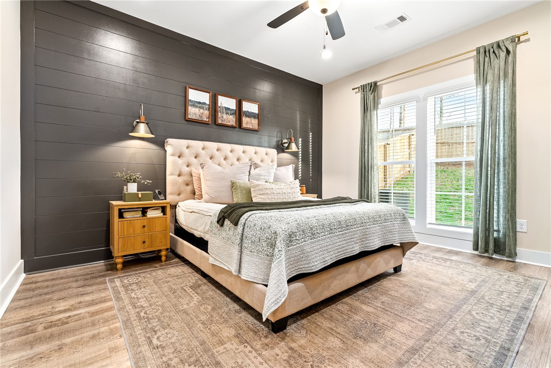 1210 WOODLAND CIRCLE