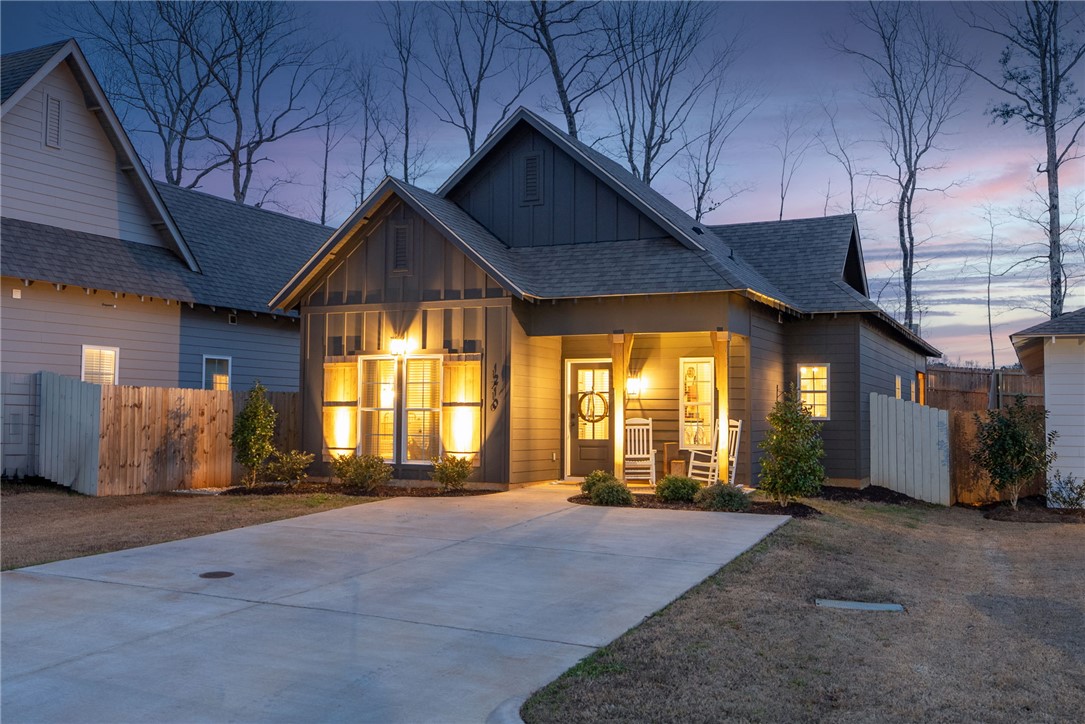 1210 WOODLAND CIRCLE