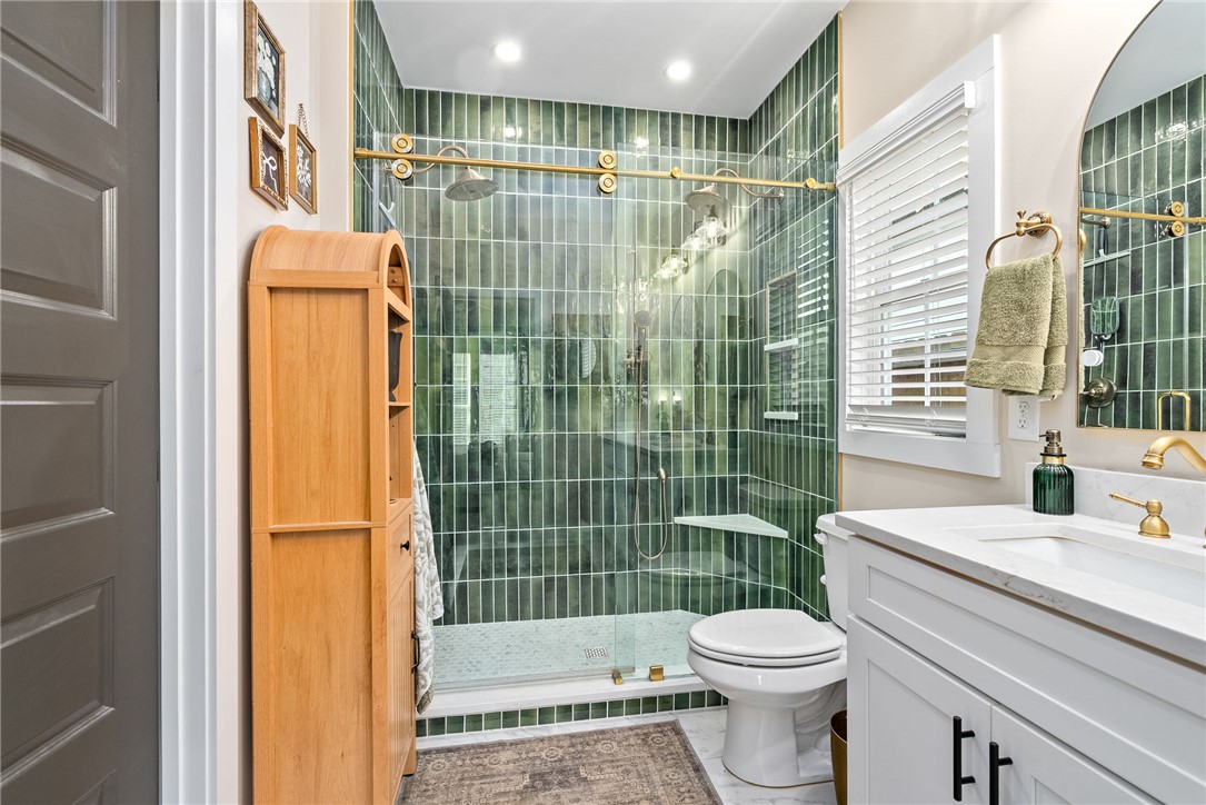 1210 WOODLAND CIRCLE