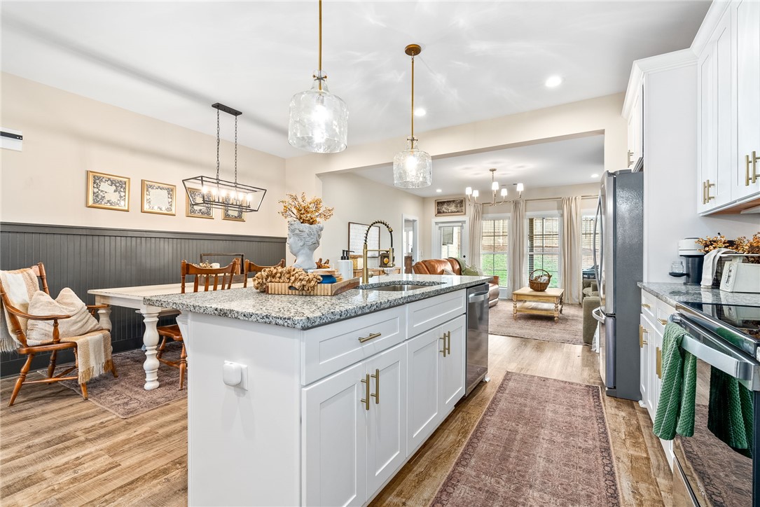 1210 WOODLAND CIRCLE