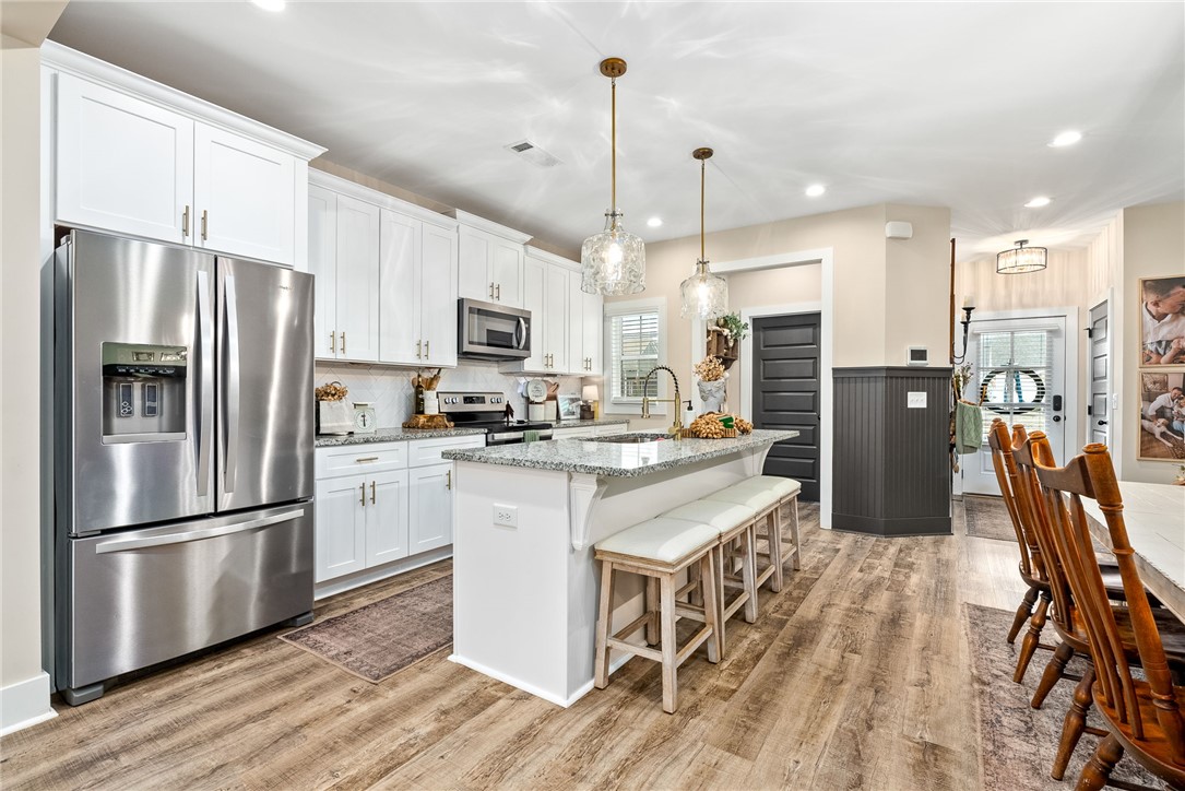 1210 WOODLAND CIRCLE