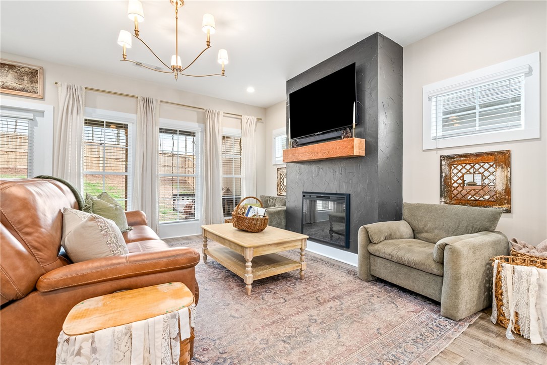 1210 WOODLAND CIRCLE