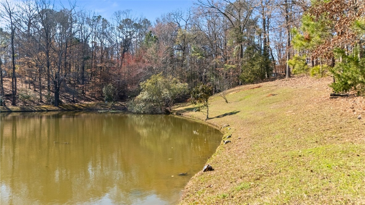 1211 INGLESIDE DRIVE