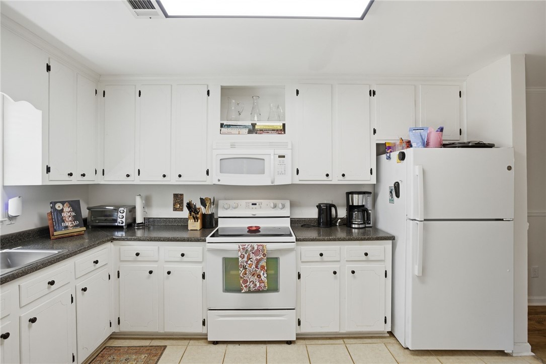 544 GREENTREE TERRACE