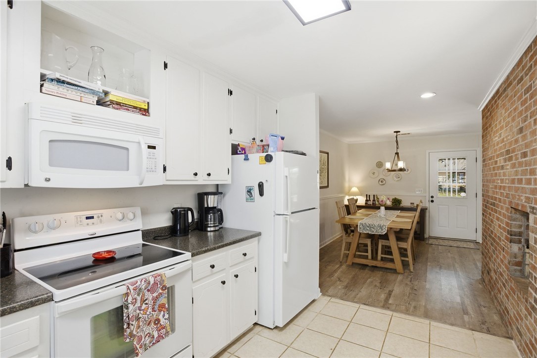 544 GREENTREE TERRACE