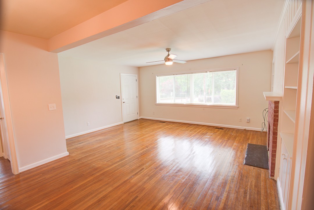 141/143 W DRAKE AVENUE