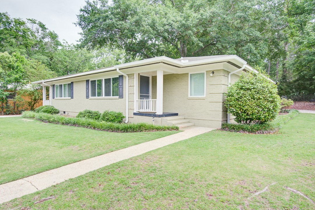 141/143 W DRAKE AVENUE