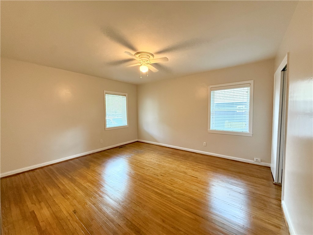 141/143 W DRAKE AVENUE