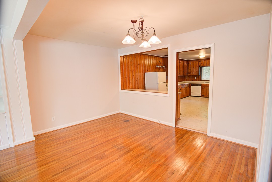 141/143 W DRAKE AVENUE