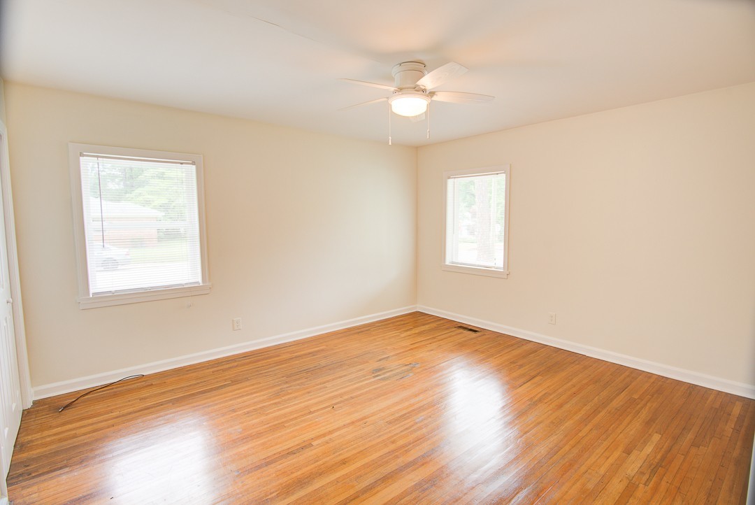 141/143 W DRAKE AVENUE