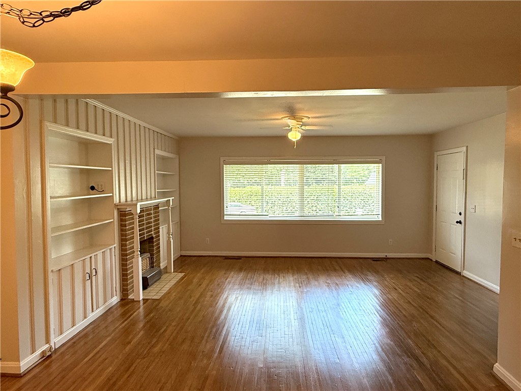 141/143 W DRAKE AVENUE