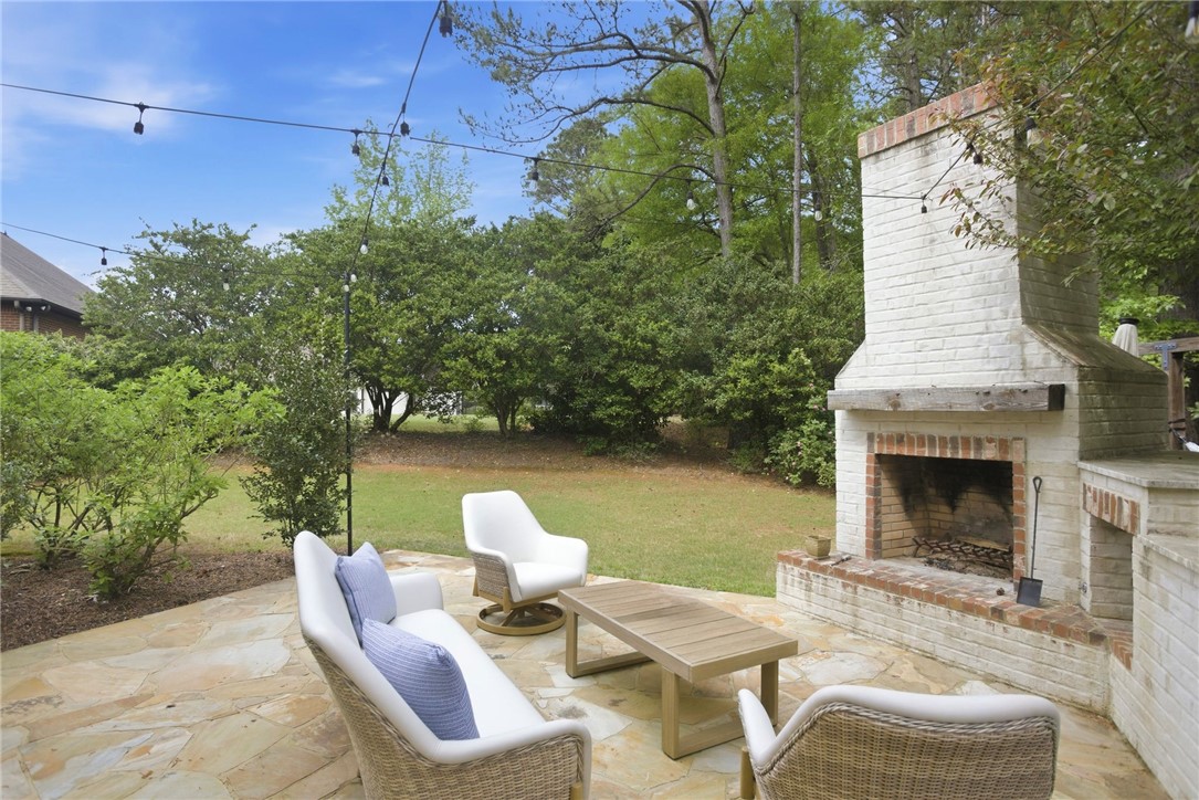 2575 GLENN BROOKE DRIVE