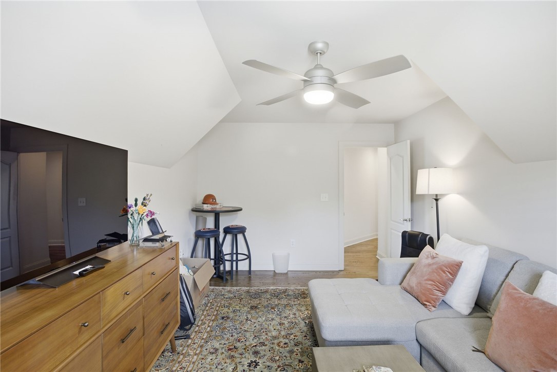 2575 GLENN BROOKE DRIVE