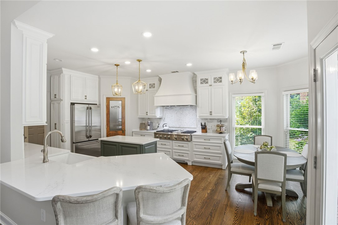 2575 GLENN BROOKE DRIVE