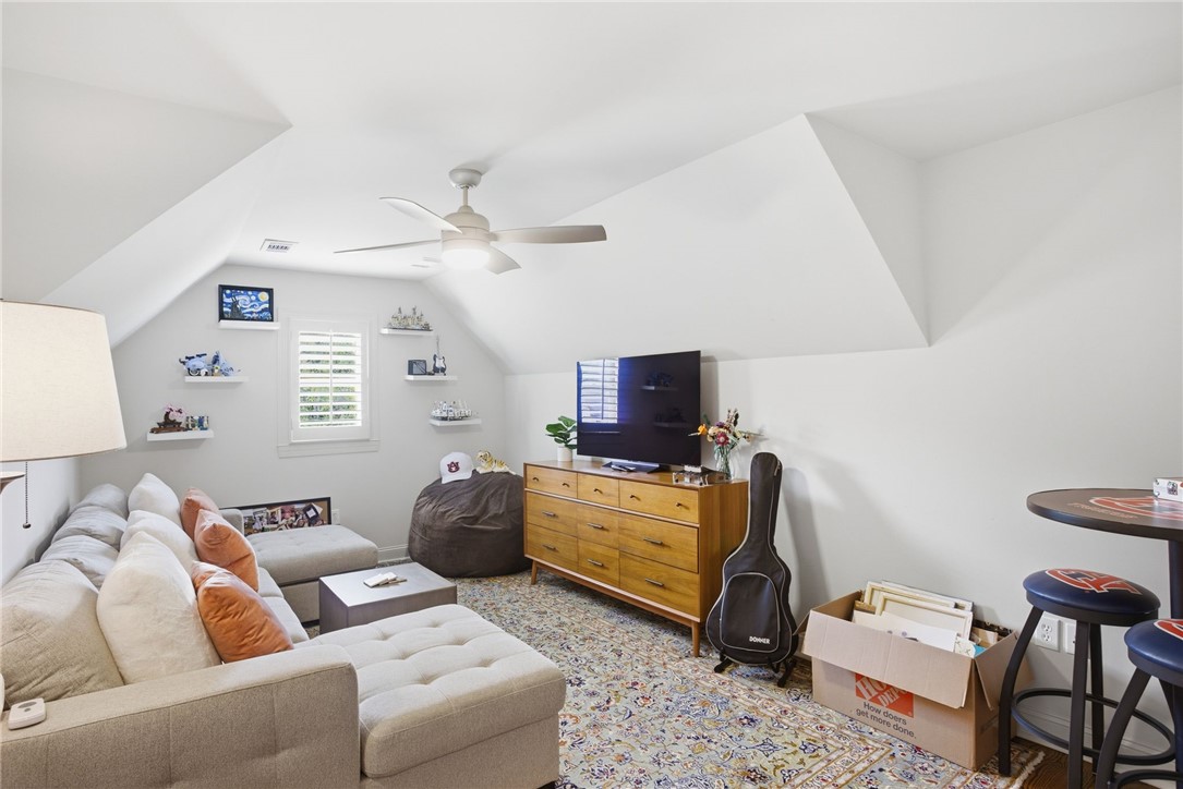 2575 GLENN BROOKE DRIVE