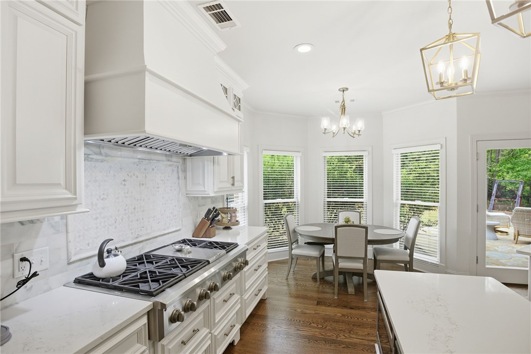 2575 GLENN BROOKE DRIVE