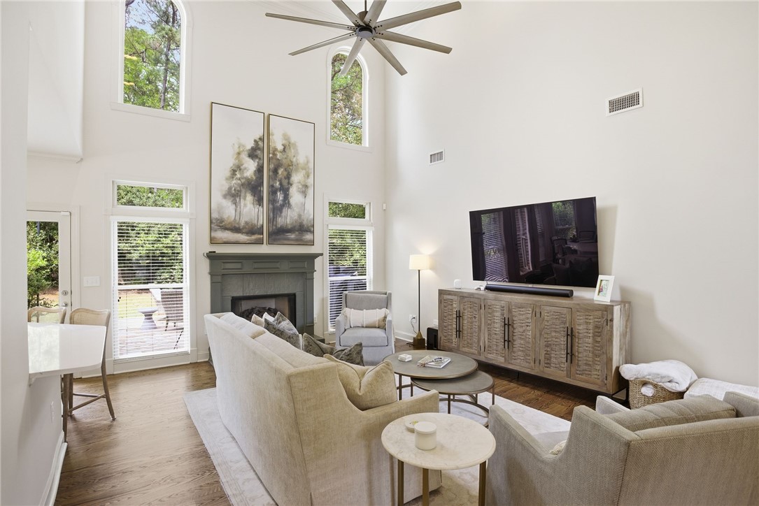2575 GLENN BROOKE DRIVE