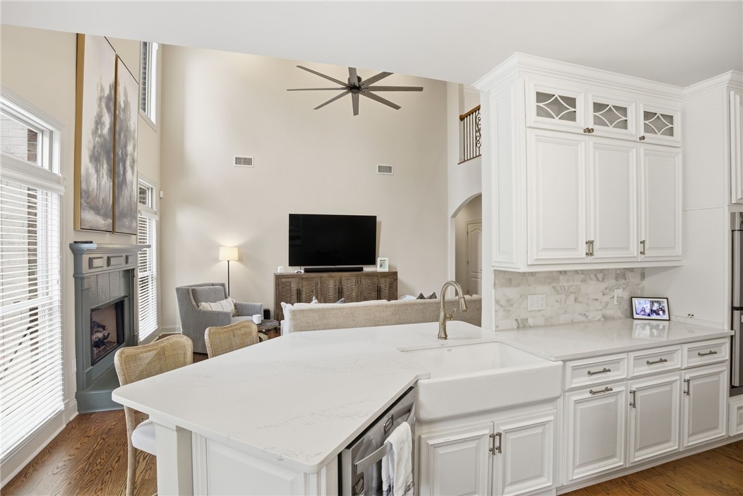 2575 GLENN BROOKE DRIVE
