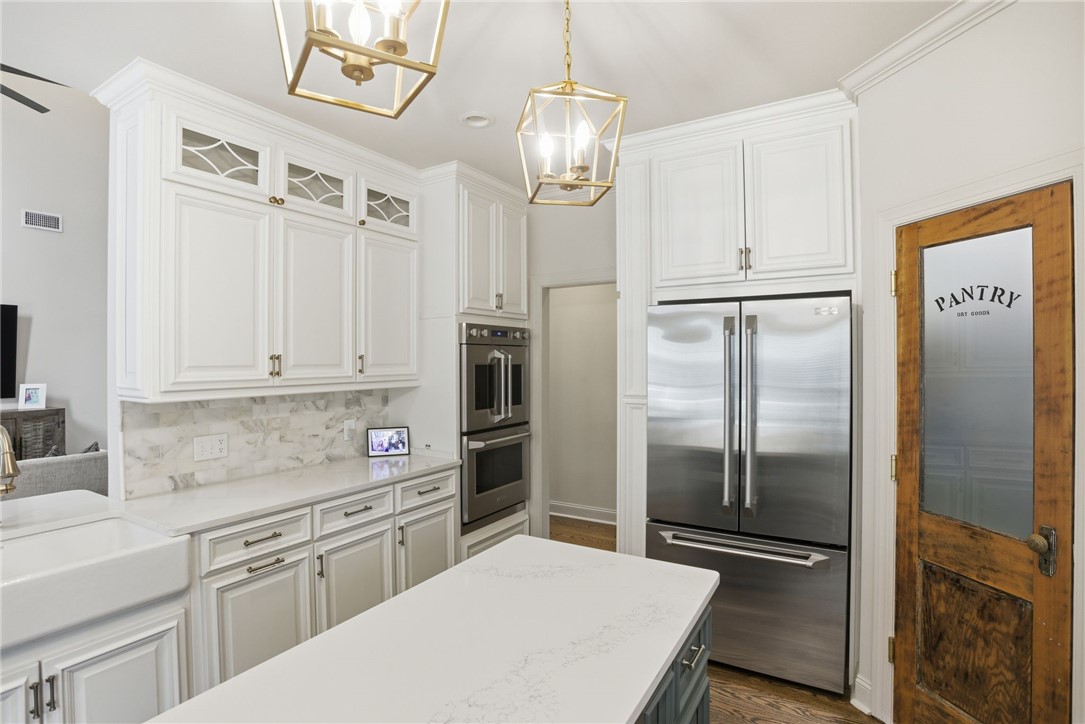 2575 GLENN BROOKE DRIVE