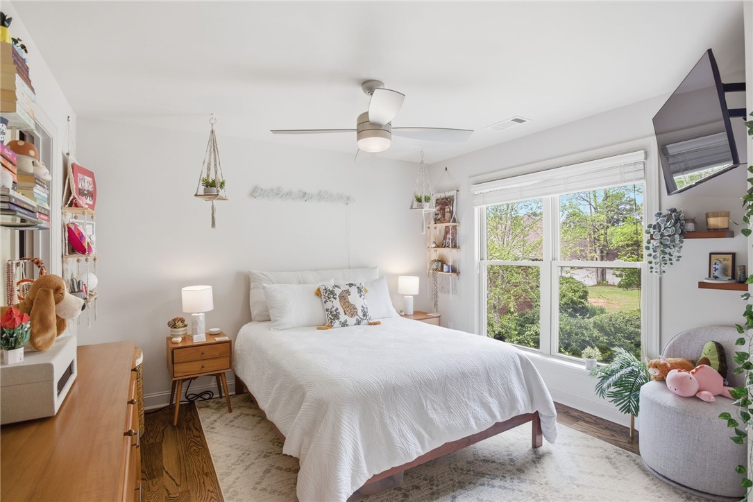 2575 GLENN BROOKE DRIVE