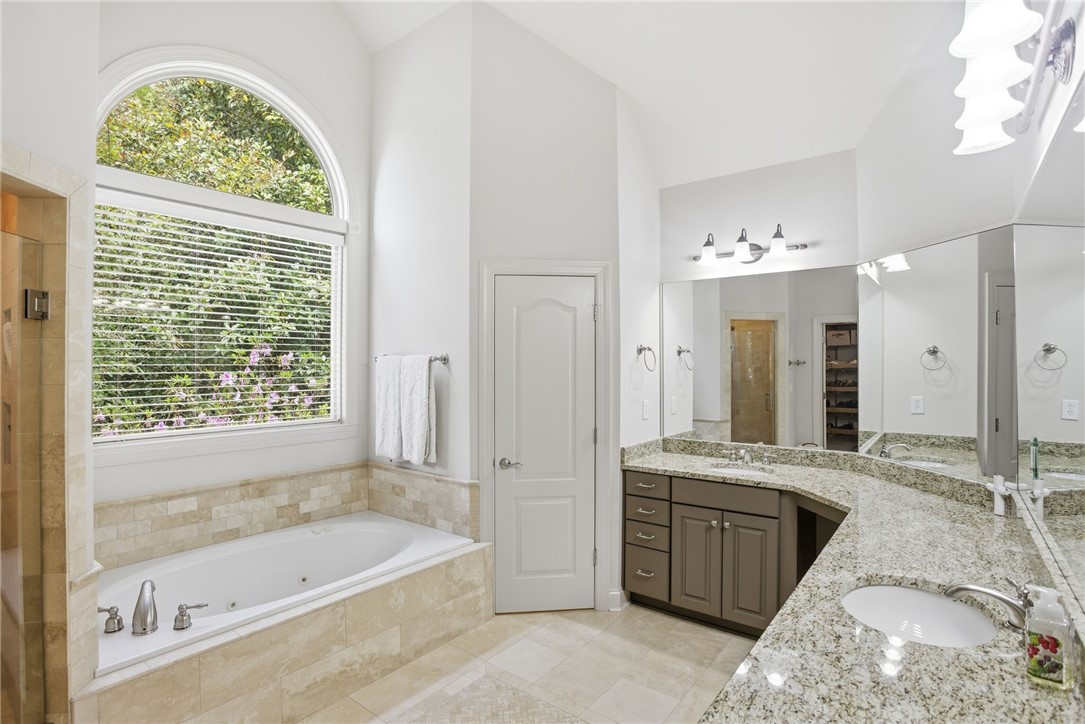 2575 GLENN BROOKE DRIVE