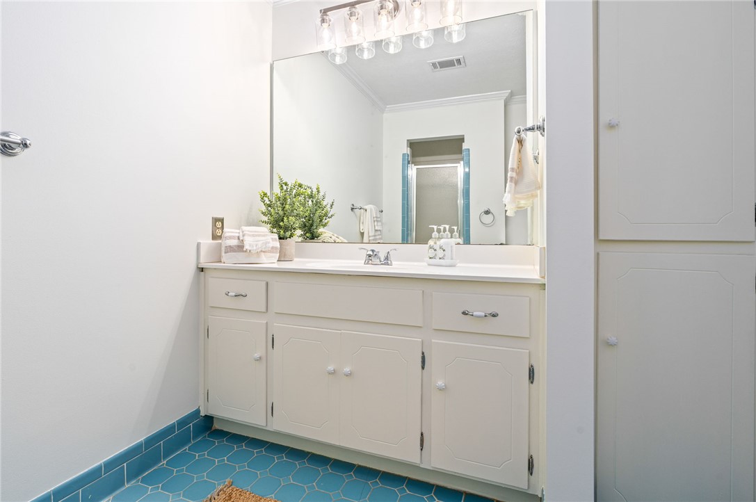 115 N CEDARBROOK DRIVE