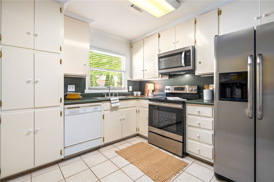 115 N CEDARBROOK DRIVE