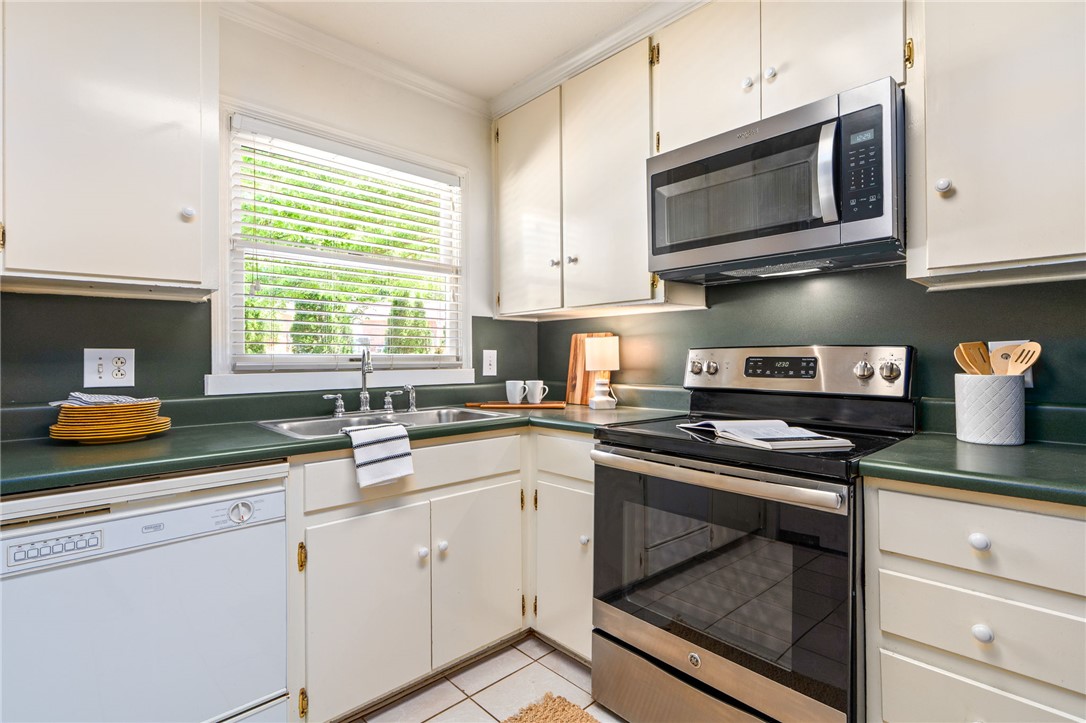 115 N CEDARBROOK DRIVE