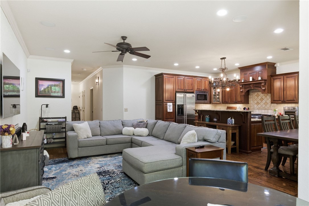 1336 GATEWOOD DRIVE