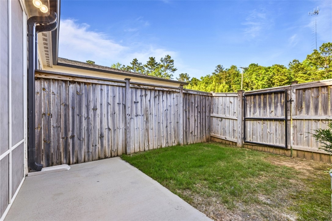 528 GREY OAK CIRCLE