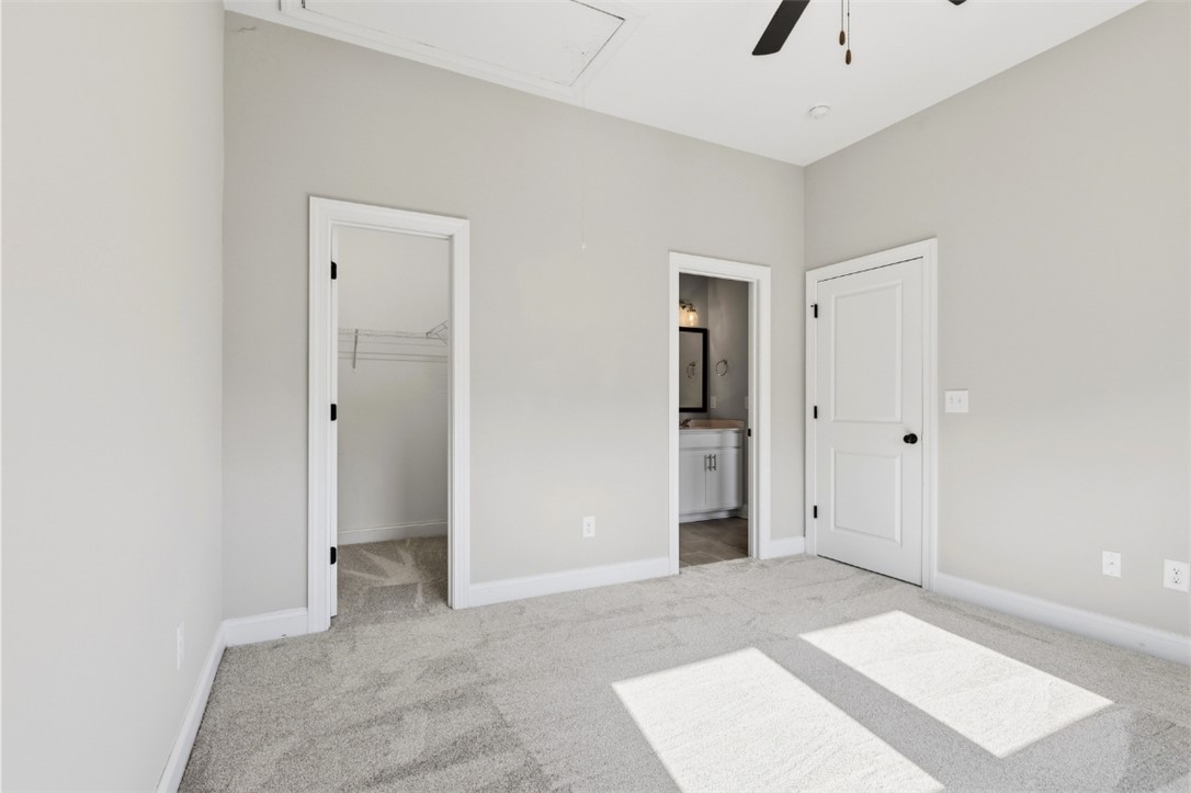 528 GREY OAK CIRCLE