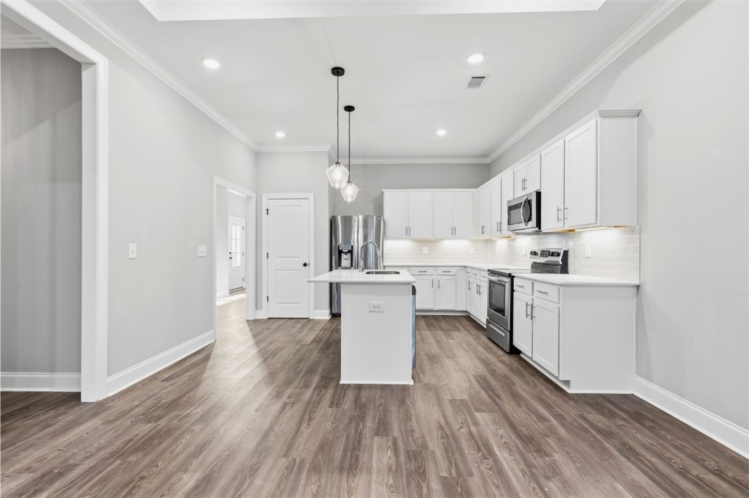 528 GREY OAK CIRCLE