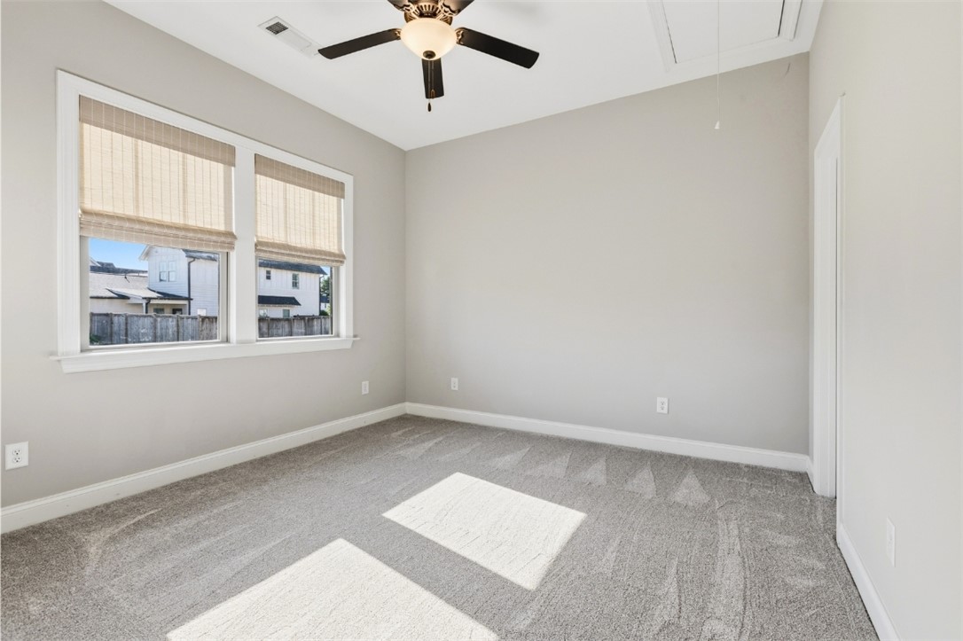528 GREY OAK CIRCLE