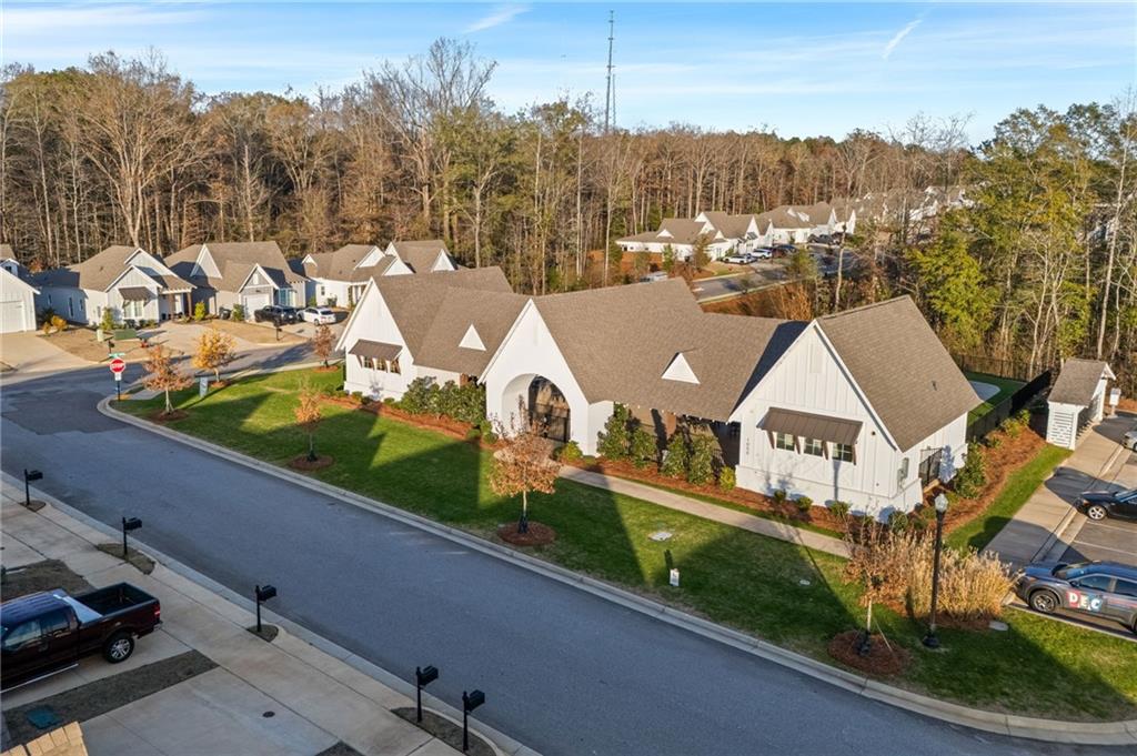 1186 WOODLAND CIRCLE