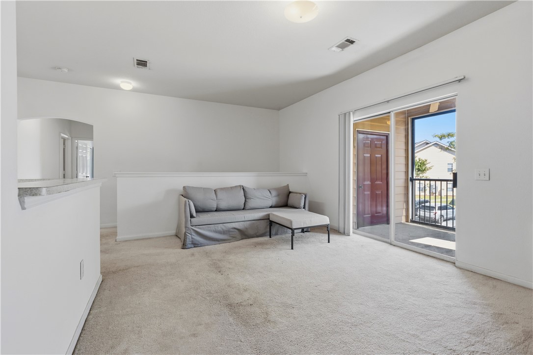 447 W LONGLEAF DRIVE 1001