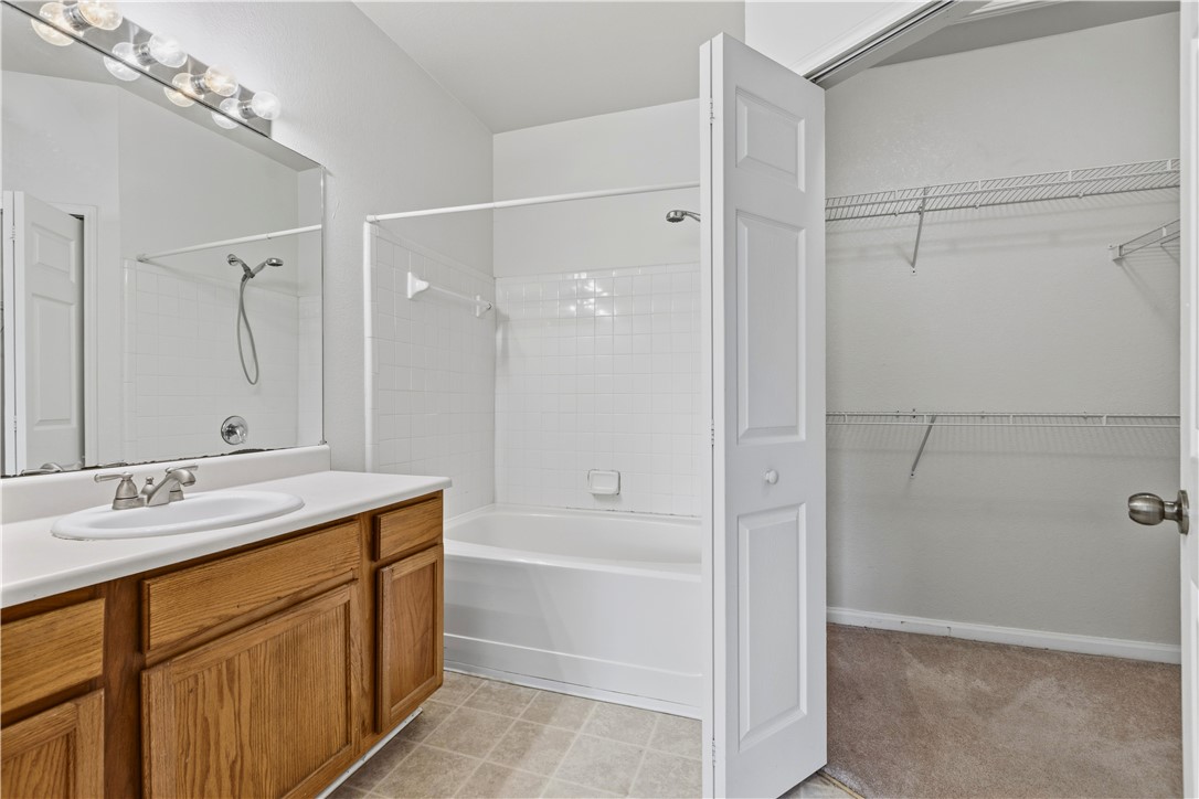447 W LONGLEAF DRIVE 1001