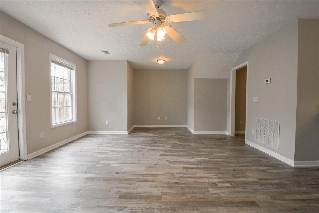 1477 N DONAHUE DRIVE 1706