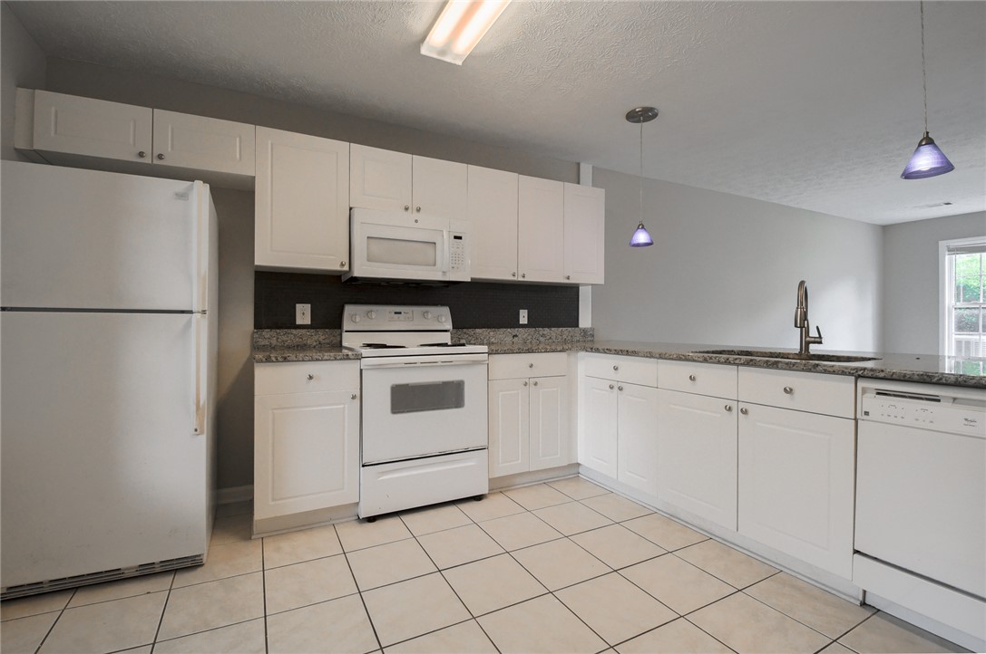 1477 N DONAHUE DRIVE 1706