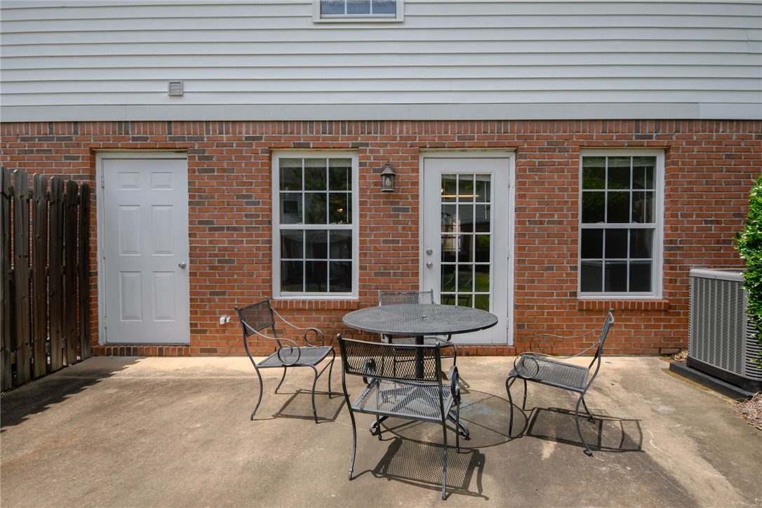 1477 N DONAHUE DRIVE 1706
