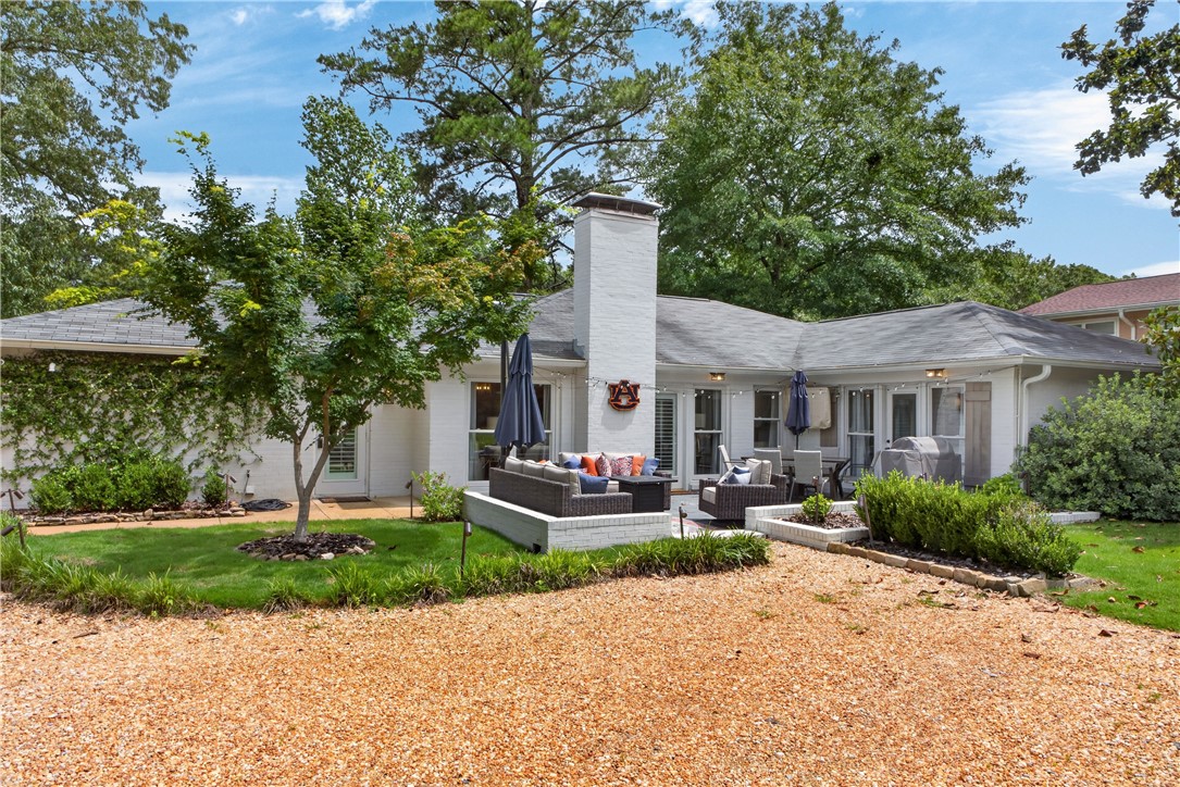 819 E UNIVERSITY DRIVE
