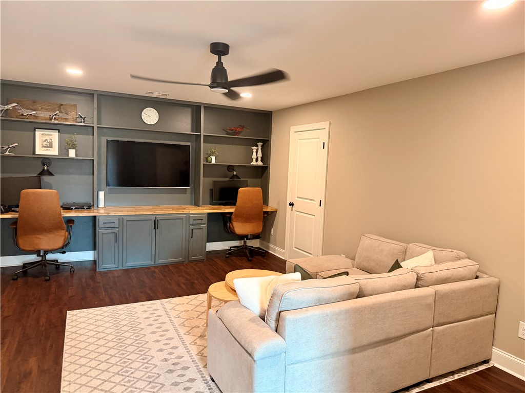 144 VINEYARD COURT