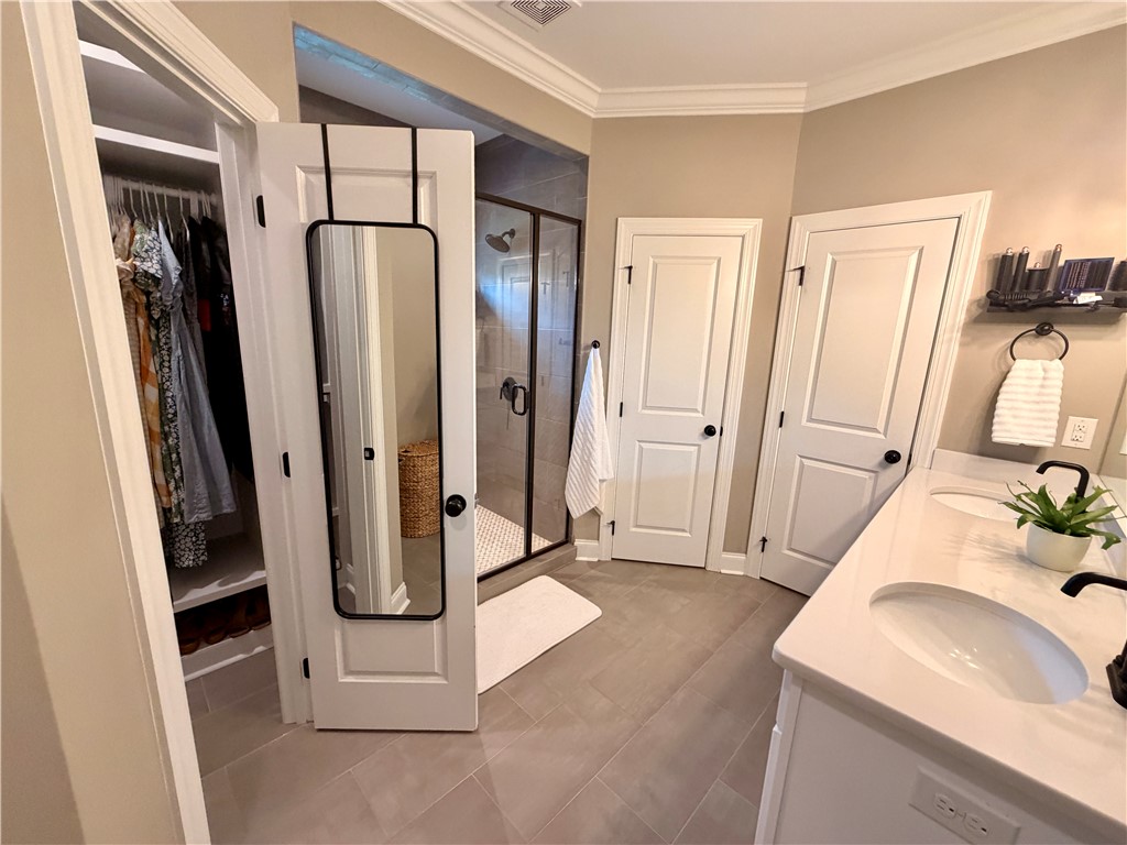 144 VINEYARD COURT