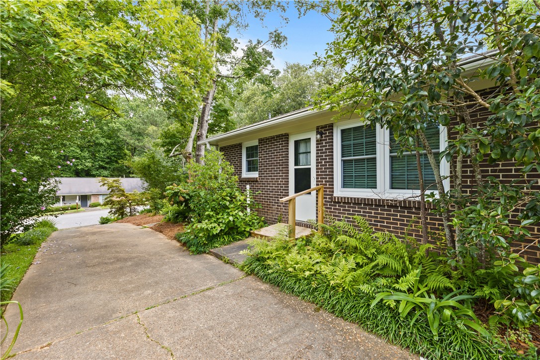 317 WINDSOR DRIVE